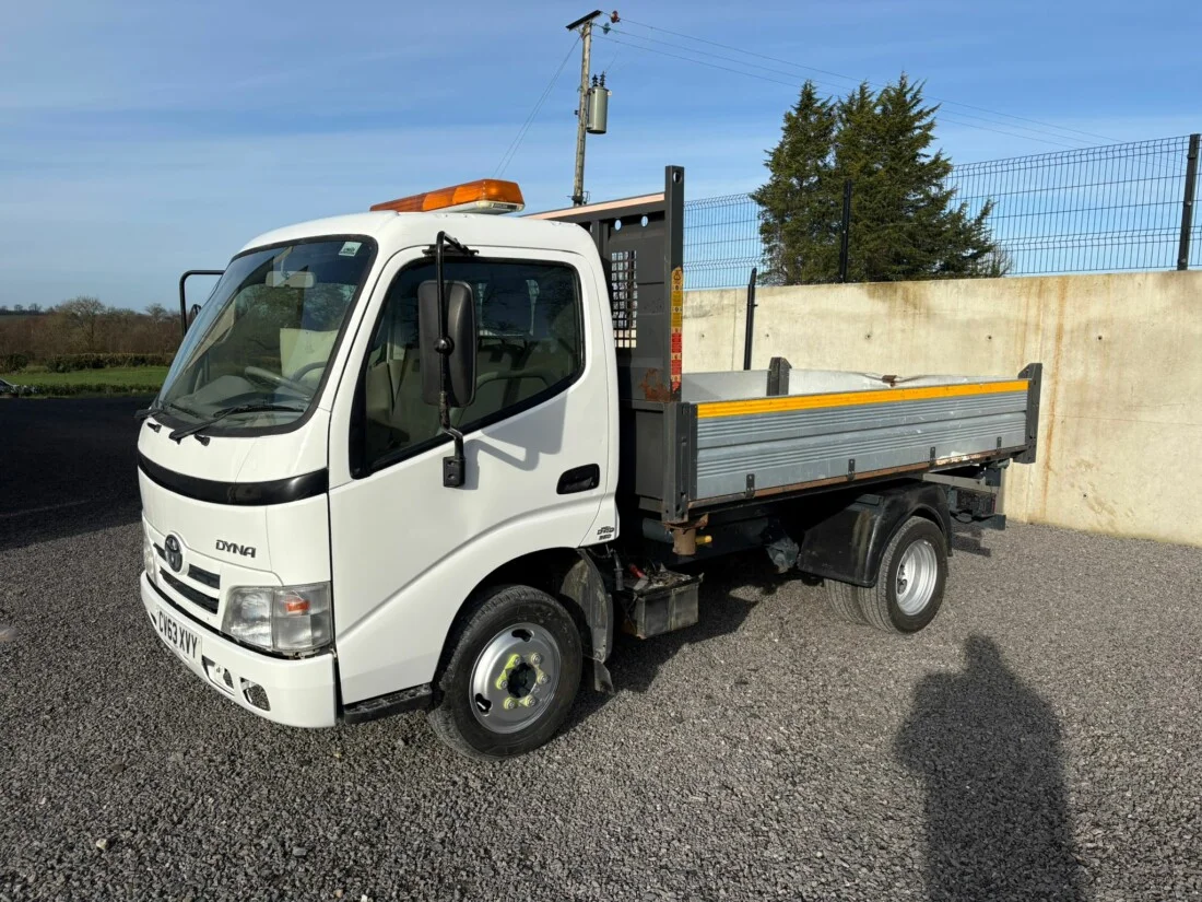 2014 Toyota Dyna 350 MWB