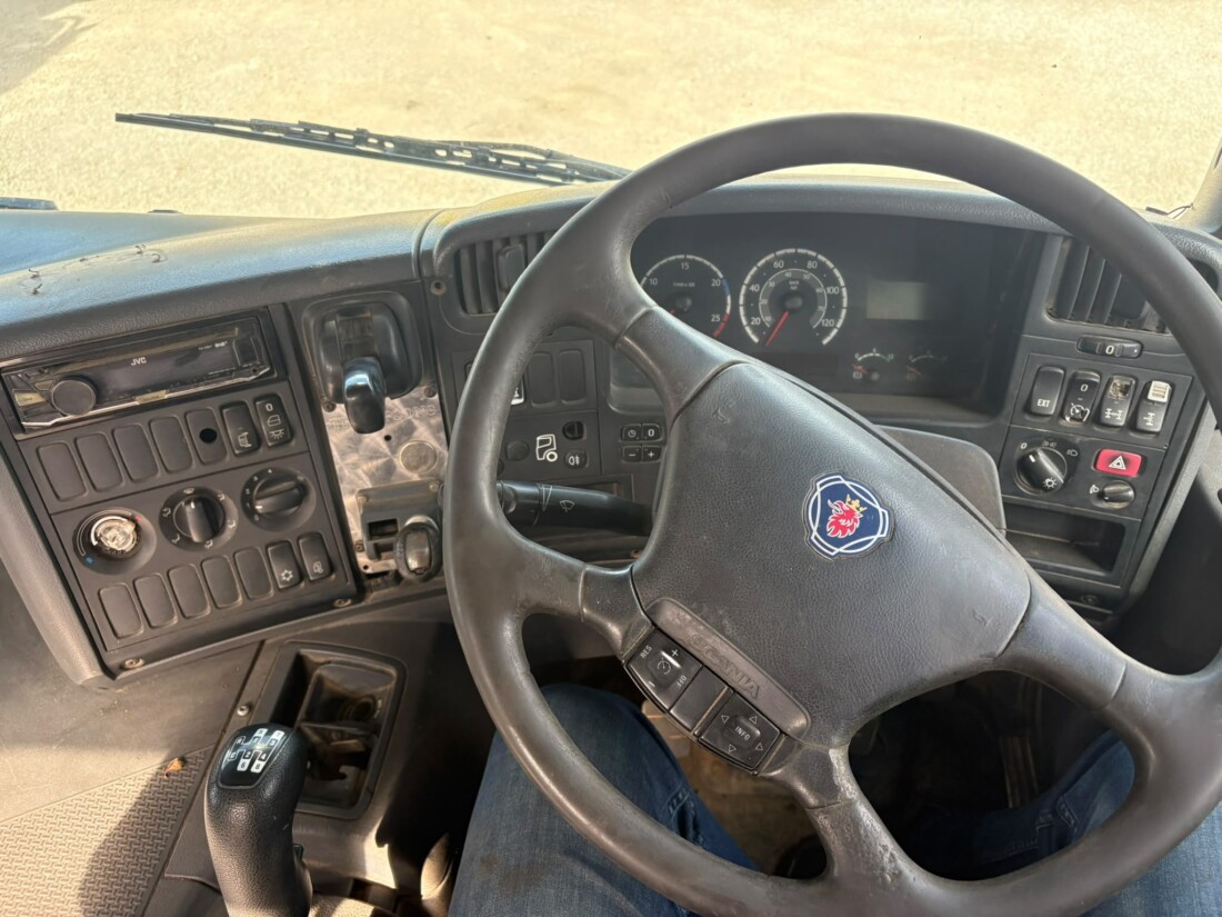 2008 Scania P340 8x4 Tipper Grab - Image 10