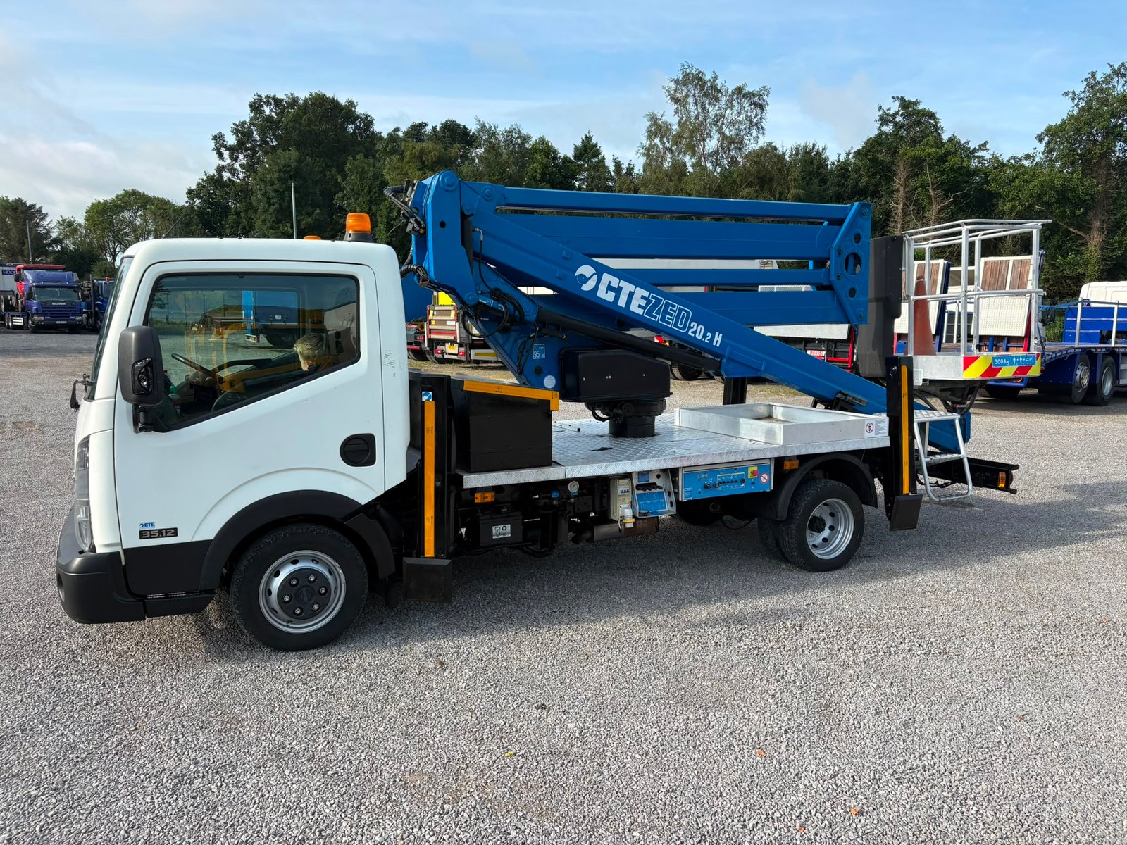 2017 Nissan Cabstar Cherry Picker